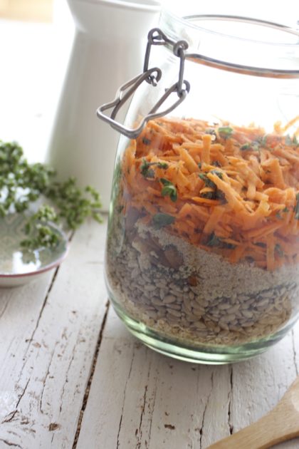 Herzhaftes Karotten Kräuter Brot aus Reis &amp; Nüssen - chiliandsweet
